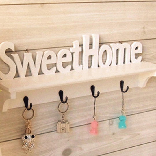 Kệ Trang Trí Treo Tường Có 4 Móc SweetHome