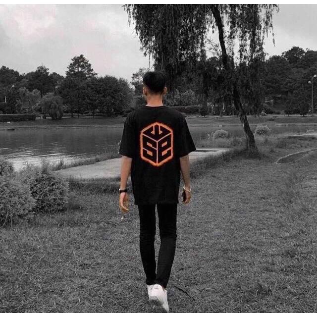 Áo thun nam nữ thiết kế tay ngắn họa tiết hình khối màu cam cực chất