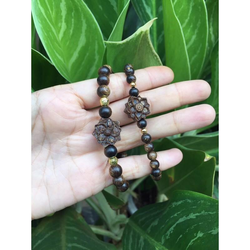 Vòng tay trầm hương sánh chìm + hoa sen