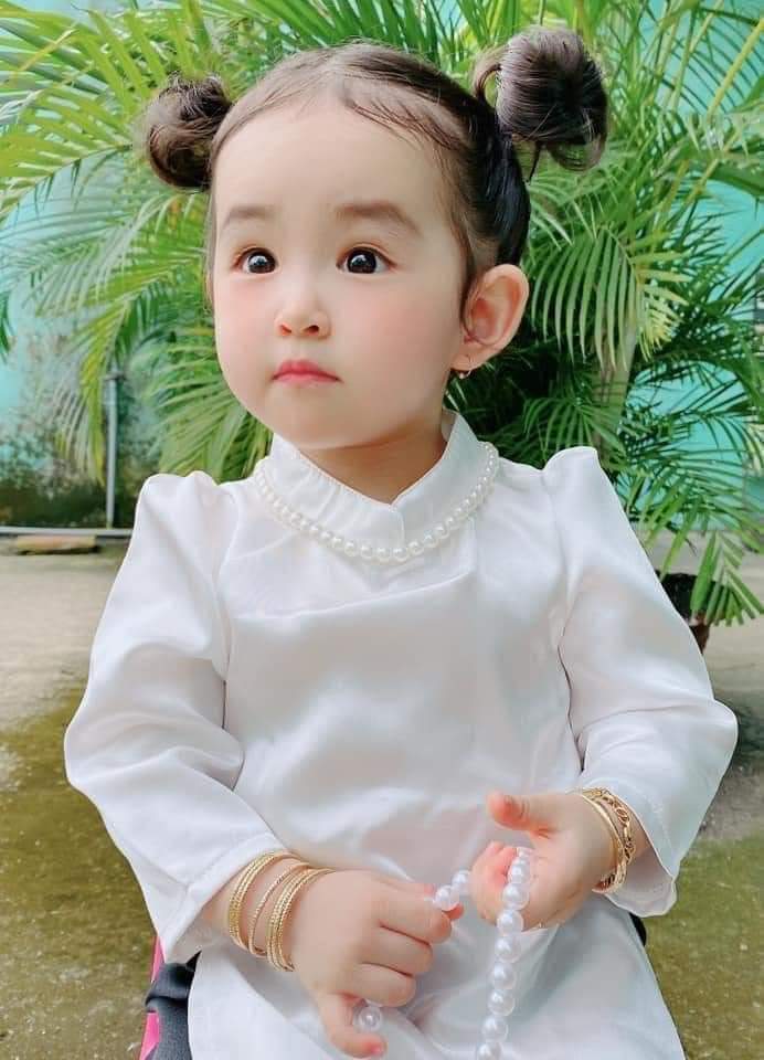 Aó dài cách tân bé gái Trắng đen LỤA PHI mêm mát 8-24KG