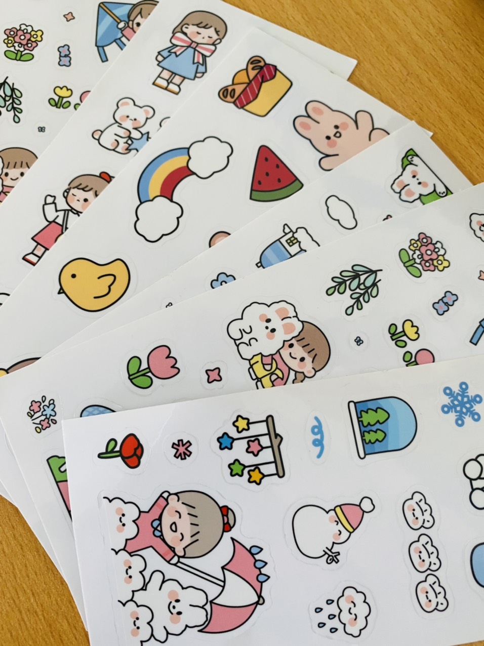 Quạt sạc mini có hộp đựng bút và kệ để điện thoại ( TẶNG TẤM DÁN STICKER)