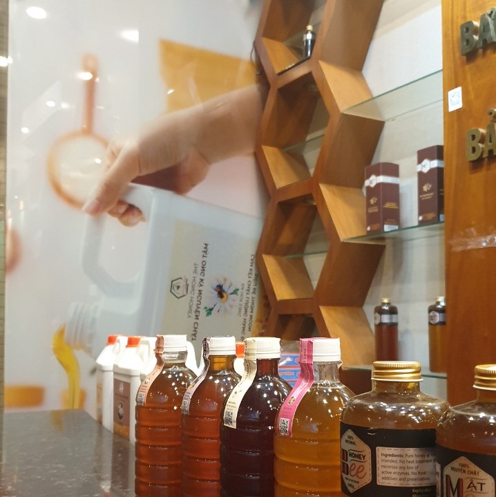 Mật ong nguyên chất đậm đà 100% 1 lít không tem - Thế Hồng Honey