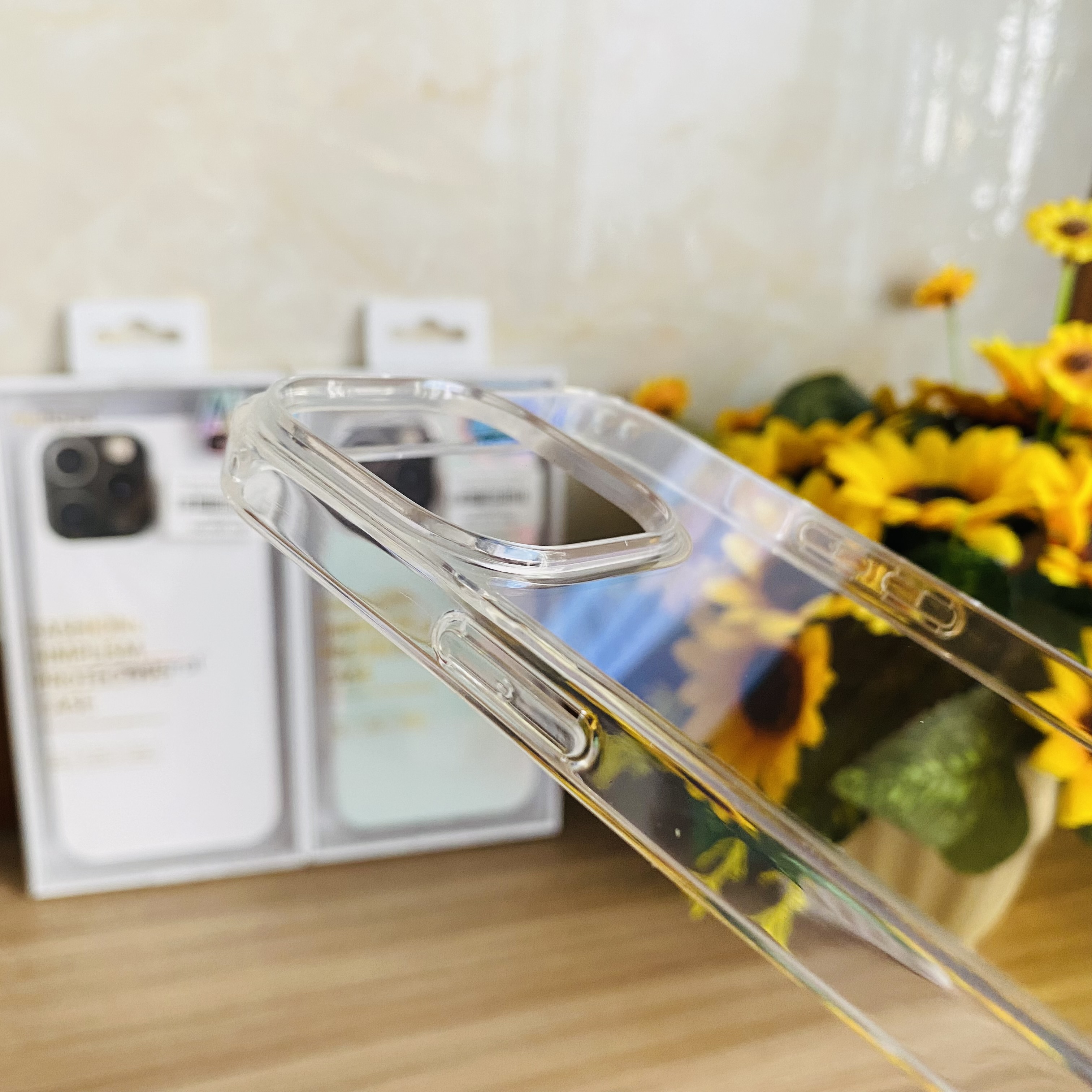 Ốp lưng Mutural trong phản quang dành cho iPhone 13 Pro Max - Hàng chính hãng
