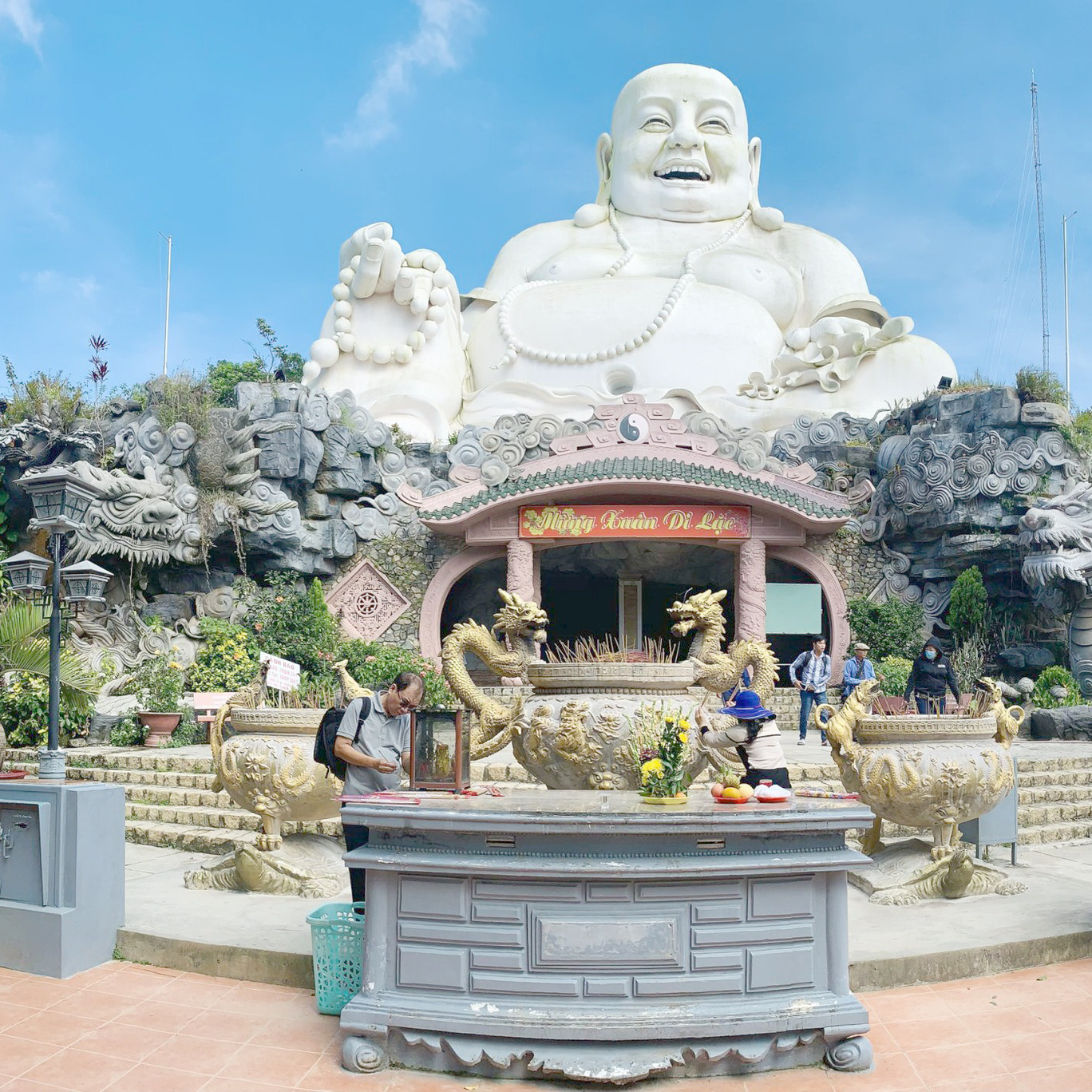 Tour Châu Đốc 1N1Đ - Chùa Bà Núi Sam - Núi Cấm - Rừng Tràm - Lăng Thoại Ngọc Hầu - Chùa Hang - Chùa Phật Nằm - Chợ Cửa Khẩu Tịnh Biên.