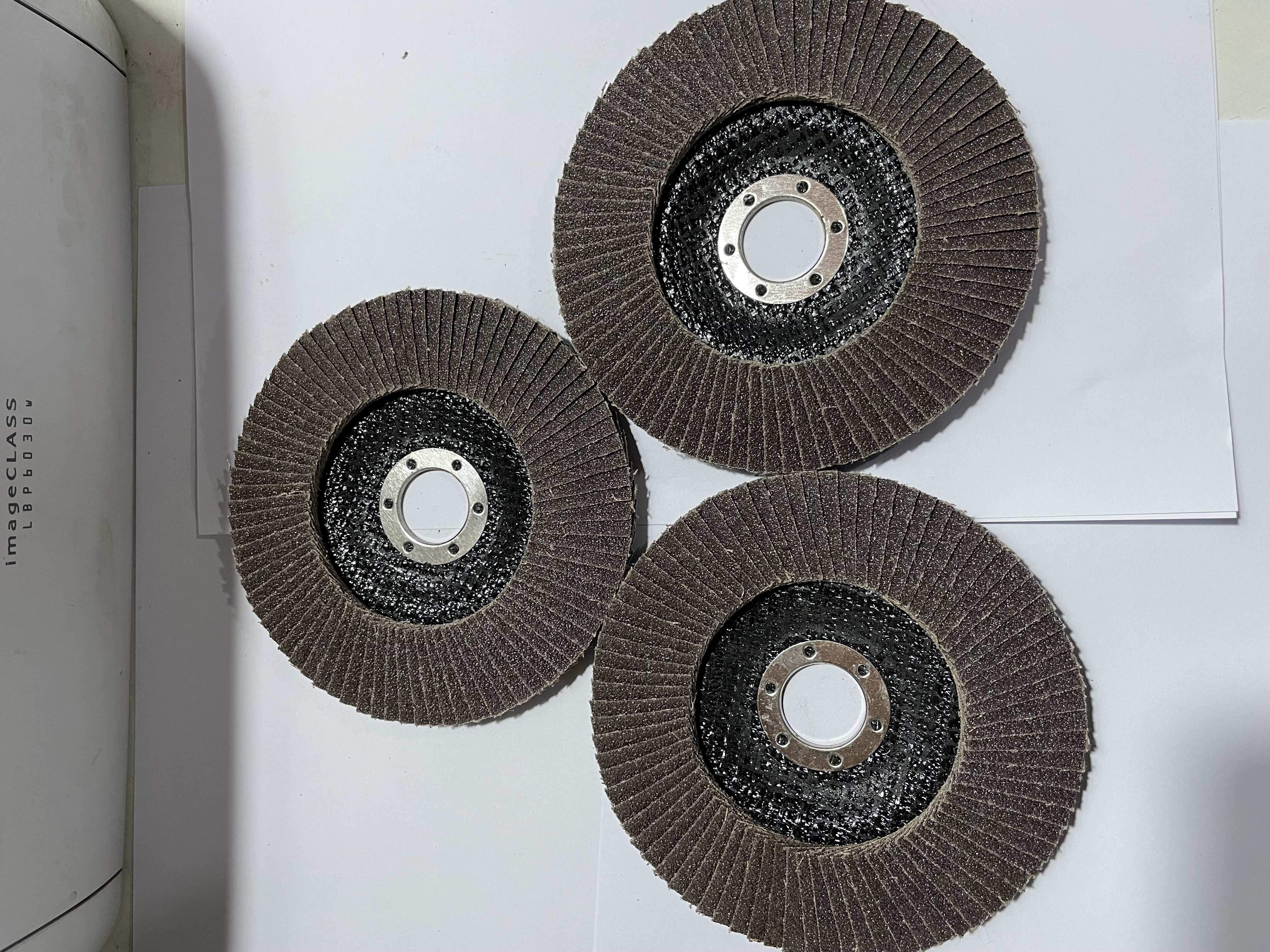 Đĩa nhám 125mm - 1 Lốc 10 đĩa nhám -chuyên mài mòn đánh bóng kim loại,gỗ,nhựa...