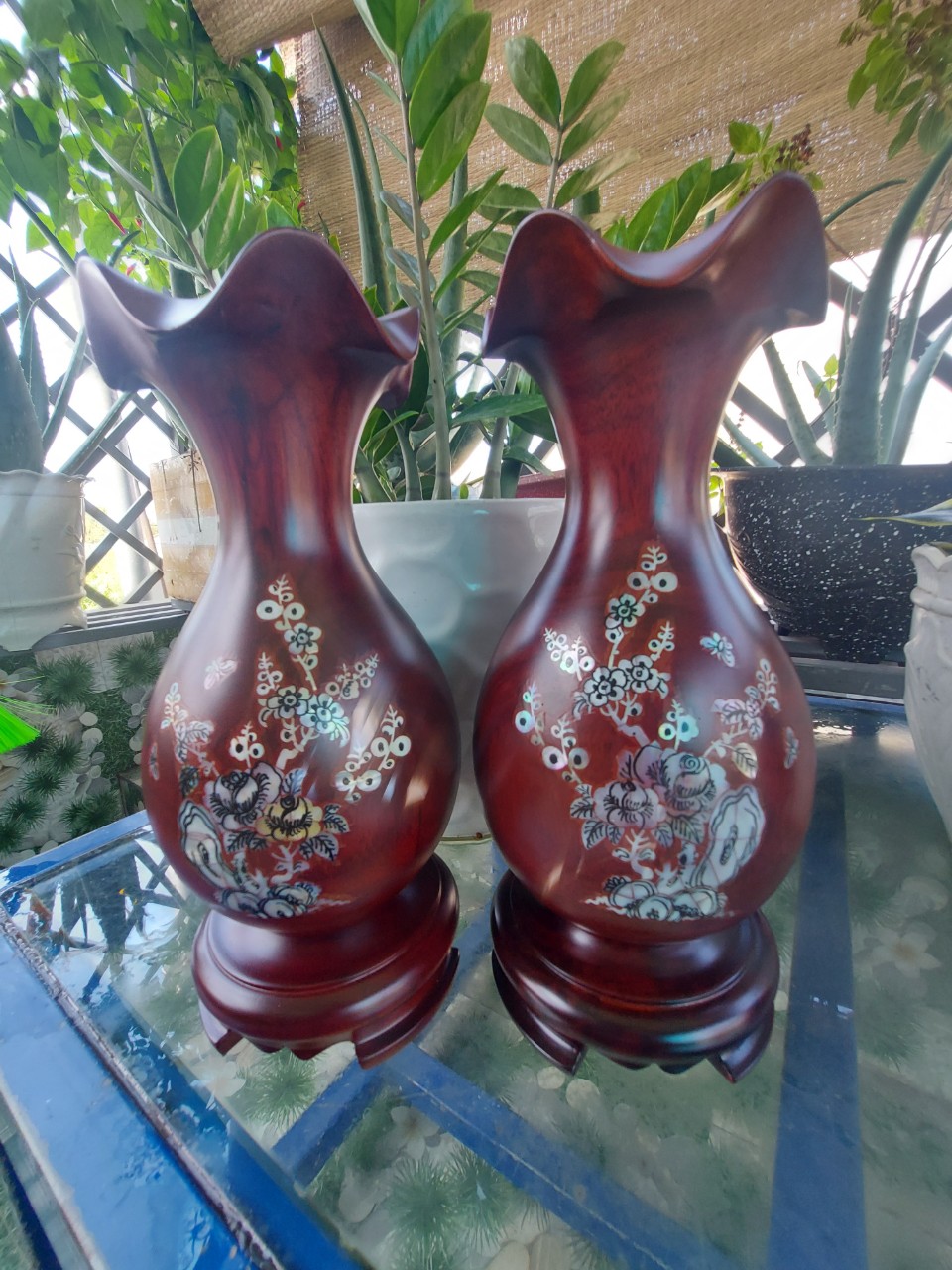 Cặp Lục bình hoa huệ gỗ lim cẩn hoa hàng nguyên khối cao 30cm