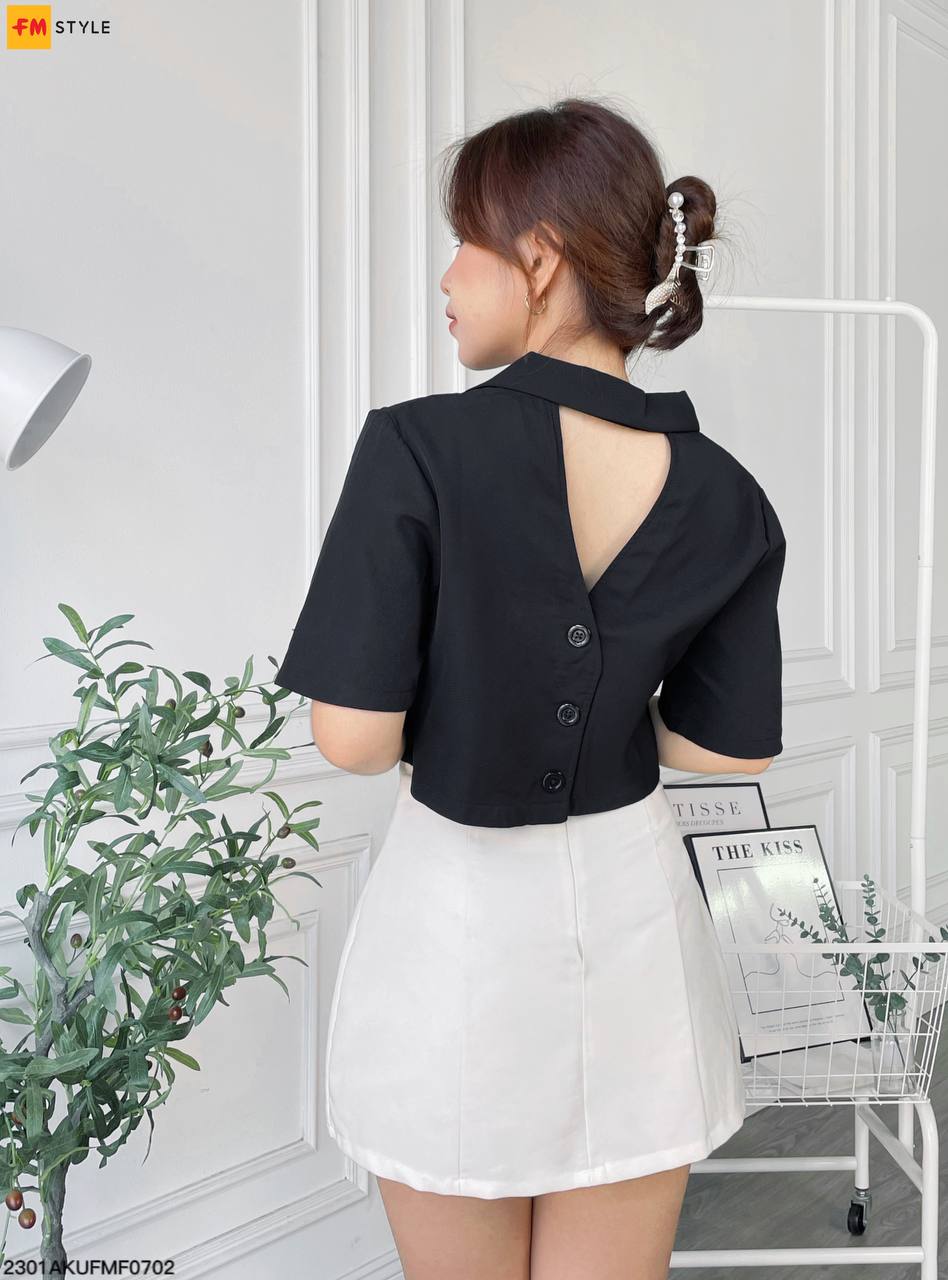 Áo kiểu nữ Fm Style thiết kế hở lưng phối nút sau thời trang tiểu thư xinh xắn phong cách Hàn Quốc 23010527