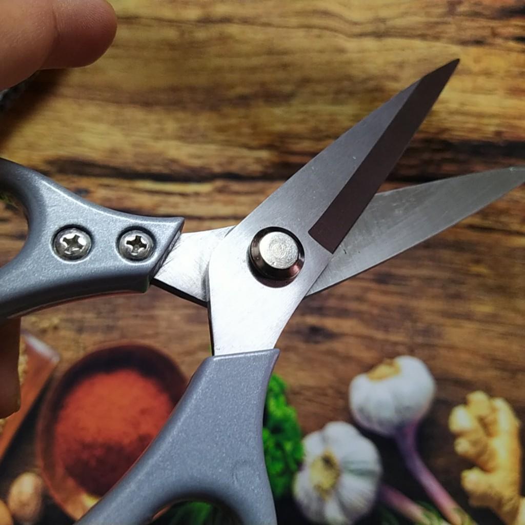 Kéo SK5 Nội Địa Nhật CÁN Màu Xám. Lưỡi thép SK5 không gỉ, siêu cứng và cán to đầm tay. Dụng cụ đa năng sử dụng tiện lợi