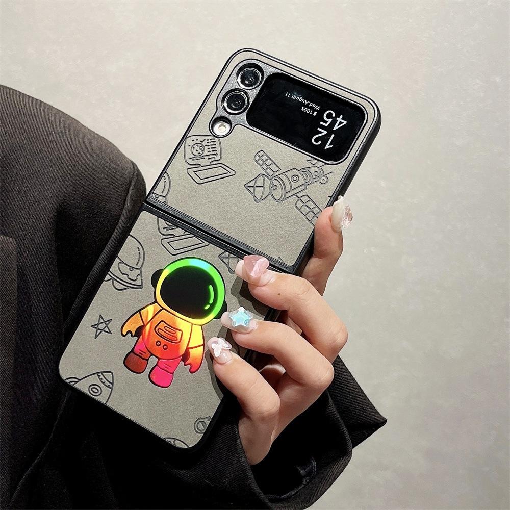 Ốp Lưng Da Astronauts Cho Samsung Galaxy Z Flip 5 / Z Flip 4 Khắc Laser - BUM STORE GALAXY CASE - XÁM TRẮNG, XÁM TRẮNG