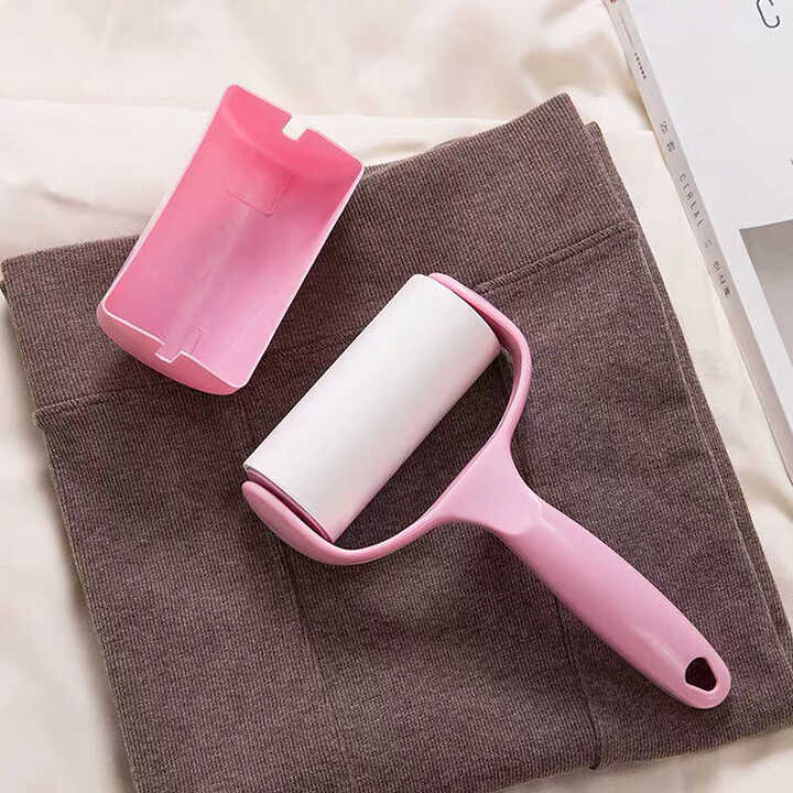 Cây lăn bụi cầm tay mini nhỏ gọn dễ sử dụng và thao tác, dễ dàng làm sạch quần áo, chăn ga, gối, ghế sofa, lấy sạch bụi bẩn, lông chó mèo, tóc,...