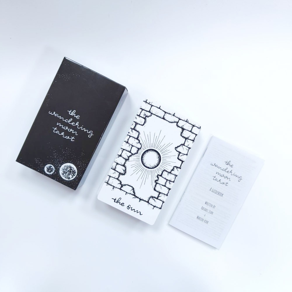 Bộ Bài Wandering Moon Tarot 7x12 Cm Tặng Đá Thanh Tẩy