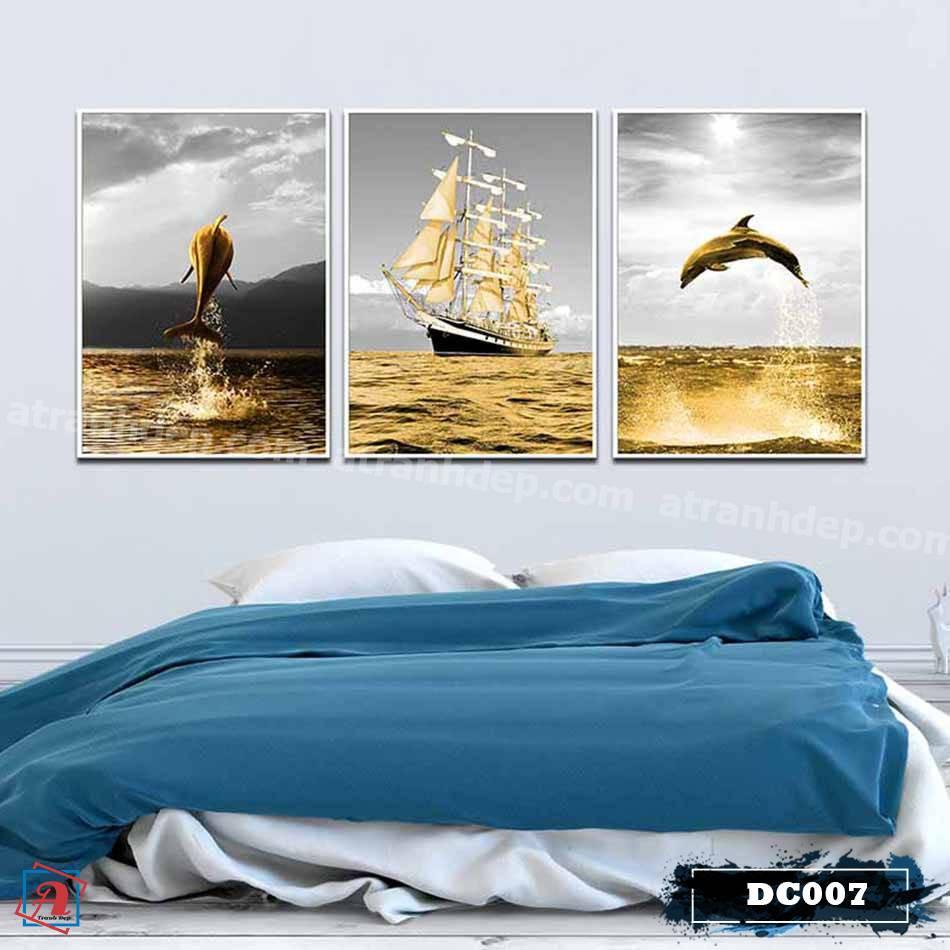 Bộ 3 tranh canvas treo tường decor con thuyền, biển và cá heo – vàng – DC007