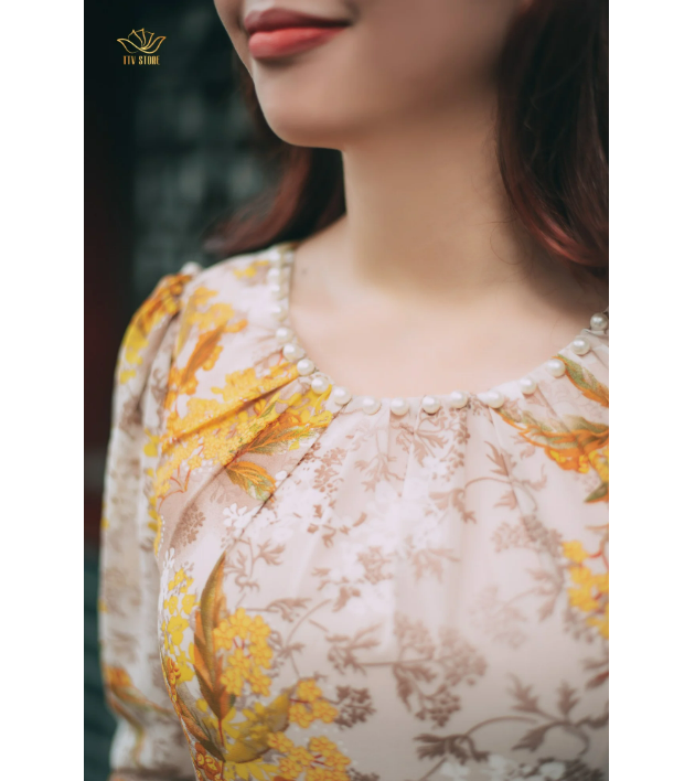 Đầm xòe thiết kế trung niên cao cấp Cổ tròn đính ngọc tay dài màu Kem hoa vàng TTV STORE TTV1201