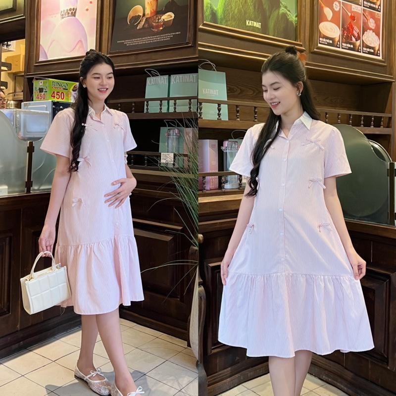 Đầm bầu công sở vải sọc cotton hàn cổ sơ mi đính nhiều nơ xinh Váy Bầu Dễ Thương - Xanh nhạt
