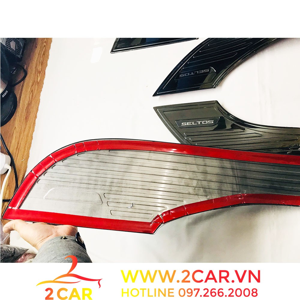 Ốp Tapli Cánh Cửa Xe Kia SELTOS 2020- 2021- 2022, chất liệu TiTan Cao Cấp chống xước tapli
