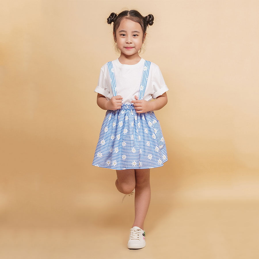 Yếm xòe hoa cúc Lovekids