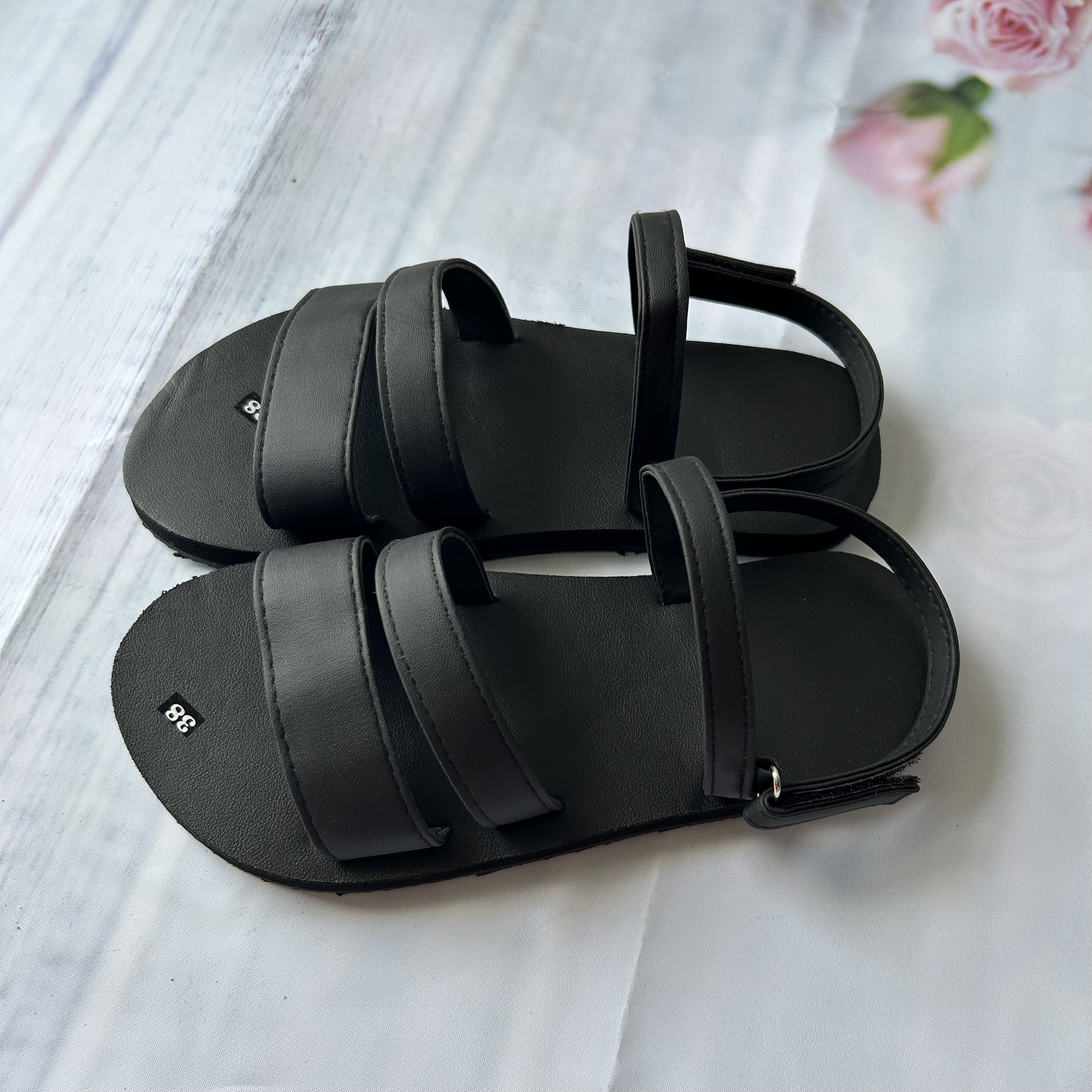 Dép sandal Nữ quai da mềm Đế bệt Cao Su ôm chân LYNA Sandal mã SD03