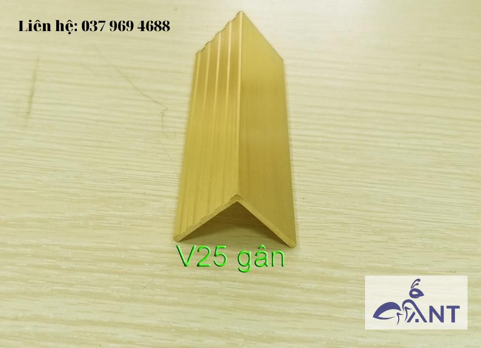 Nẹp đồng v25 gân, nẹp đồng v chống trơn, nẹp ốp cầu thang, thanh dài 4m, nẹp trang trí