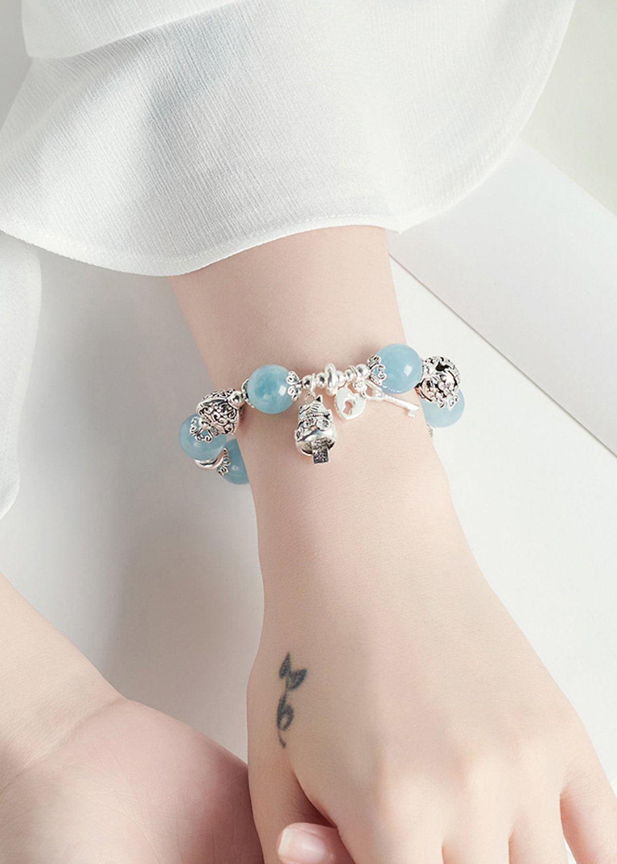 Vòng tay đá aquamarine phối charm mèo bạc size hạt 12mm mệnh thủy, mộc - Ngọc Quý Gemstones