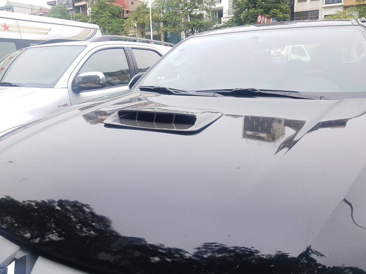 Ốp giả hốc gió,lướt gió thể thao trên nắp capo dùng chung cho mọi loại xe sedan,hatchback,suv...