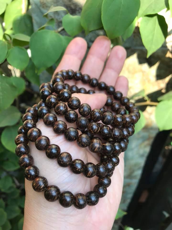 Vòng TAY NỮ GỖ TRẦM HƯƠNG SIZE VÒNG NỮ 8MM đẹp CHẤT LIỆU GỖ TRẦM CÓ MÙI THƠM NHẸ NHẸ Ạ
