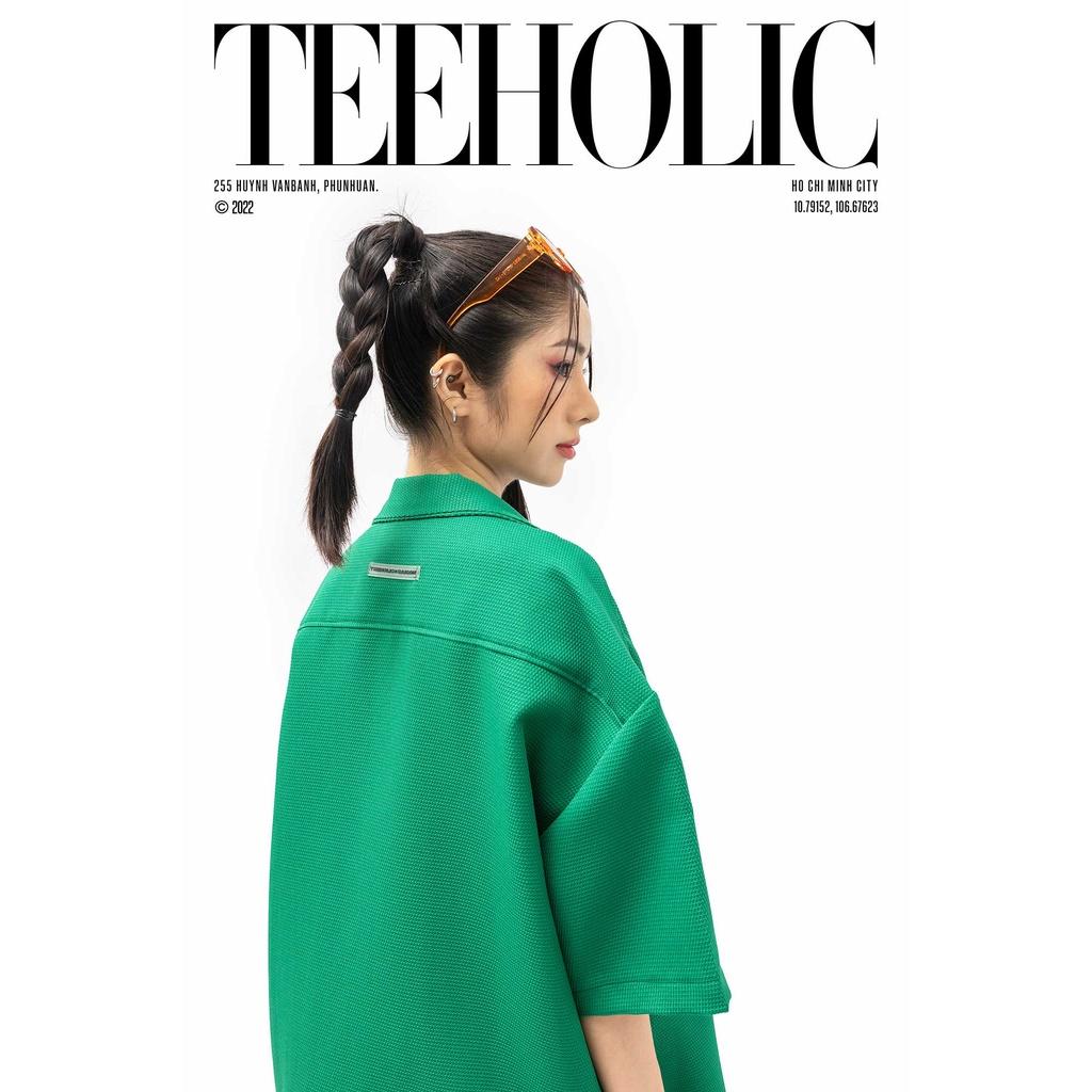 Áo Sơ Mi Unisex Form Rộng Màu Xanh Lá Vải Xốp Gắn Vương Miện Thiếc Logo TeeHolic - THS