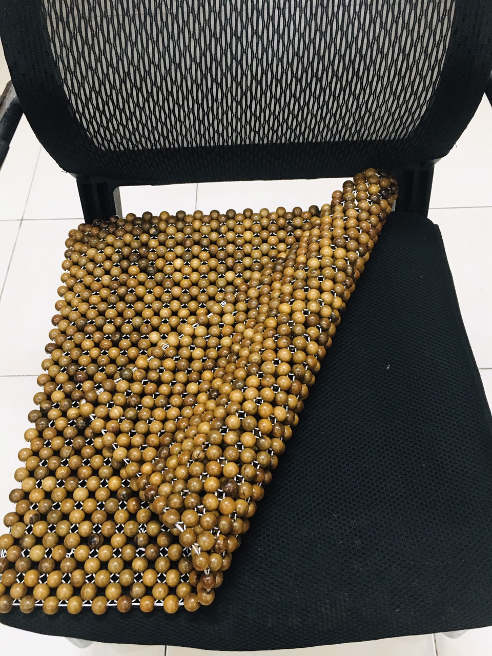 Đệm lót ghế văn phòng hạt gỗ Bách Xanh cao cấp
