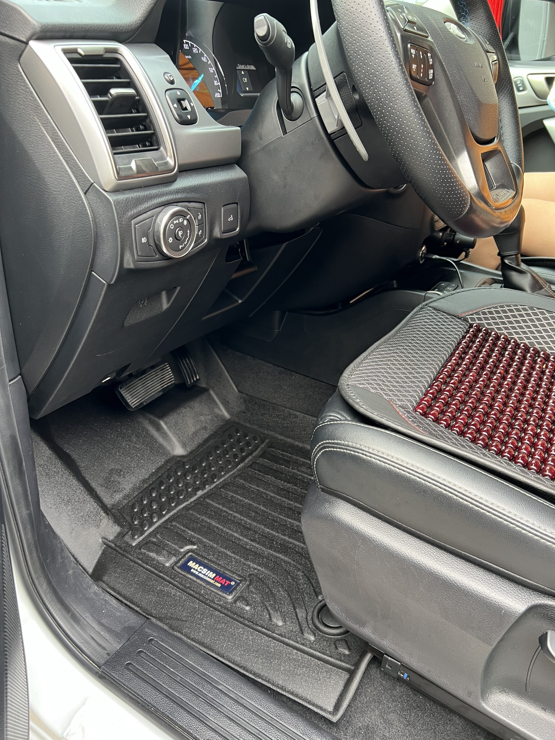 Thảm lót sàn xe ô tô Ford Ranger 2016-2021 Nhãn hiệu Macsim chất liệu nhựa TPE cao cấp màu đen