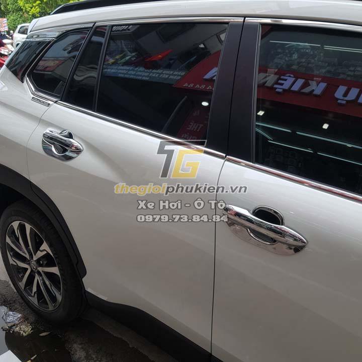 Nẹp chân kính INOX Toyota Corolla Cross