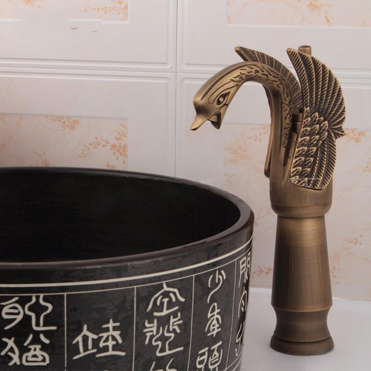 Vòi lavabo nóng lạnh bằng đồng thau, kiểu dáng thiên nga cổ điển