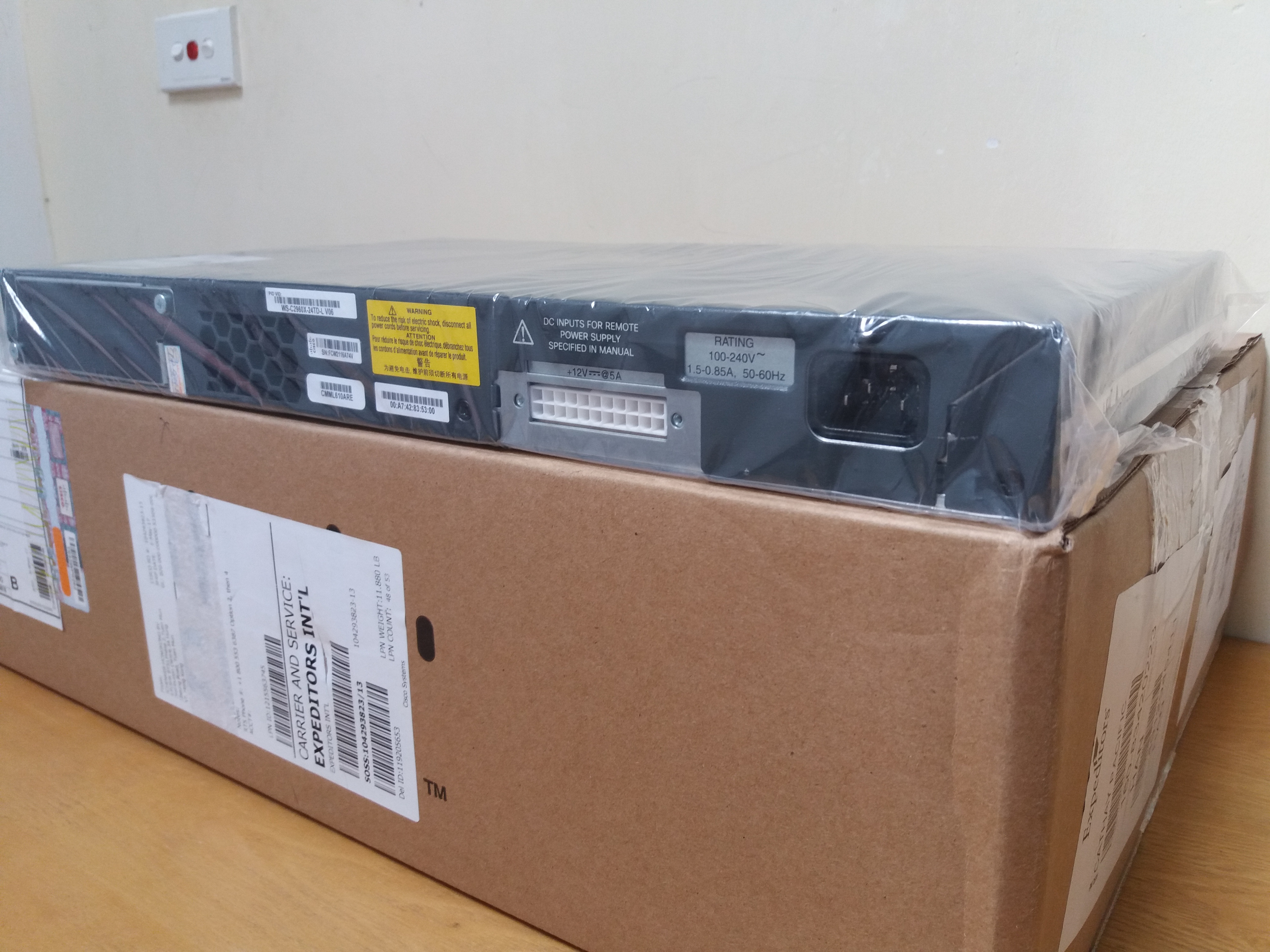 Switch Cisco Catalyst WS-C2960X-24TD-L - 24 ports