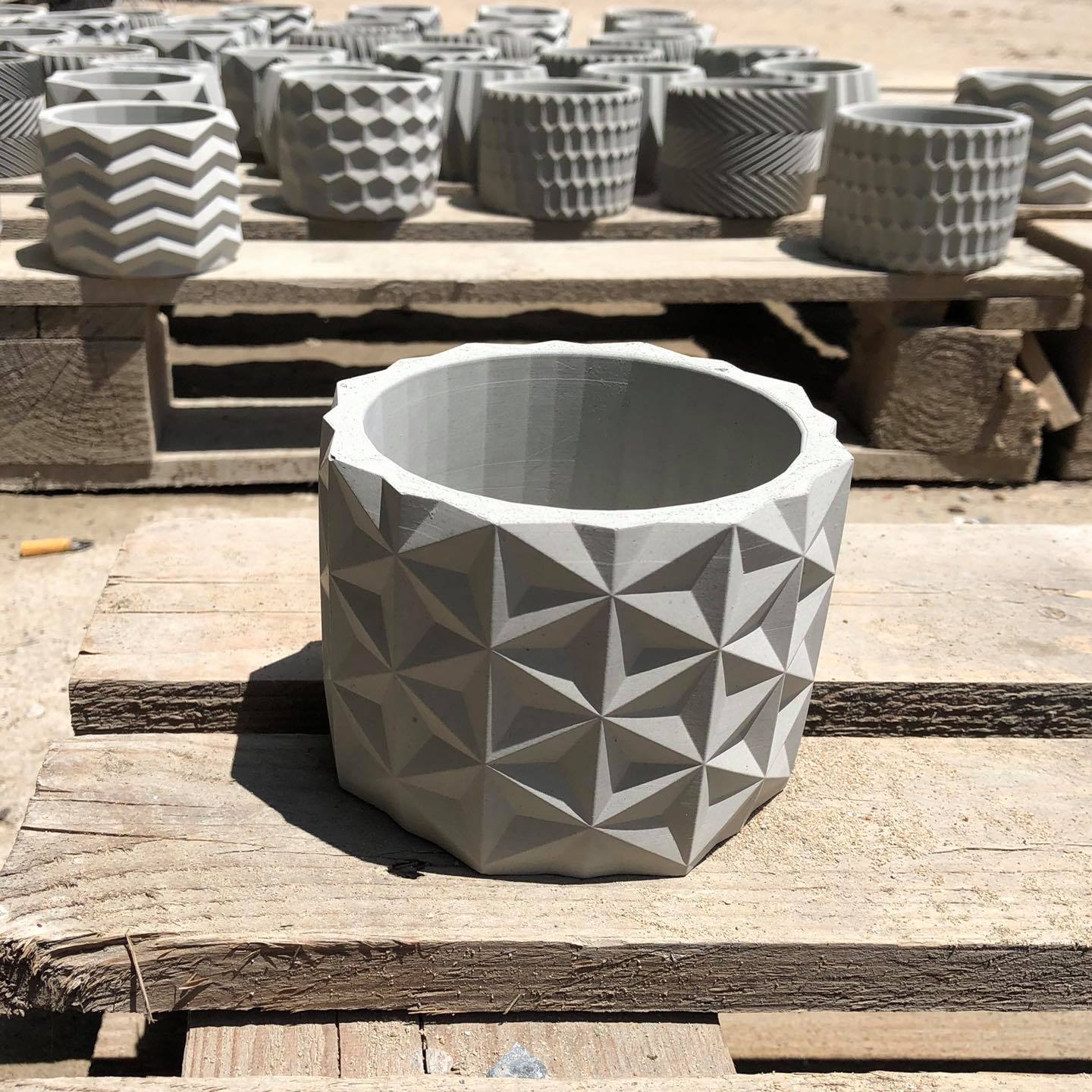 Chậu xi măng trồng cây cảnh mini cao cấp CORI PL10 trụ tròn 11x8cm thích hợp trồng sen đá , xương rồng, cây mọng nước kiểu dáng sang trọng phù hợp decor ban công, nhà ở và công ty