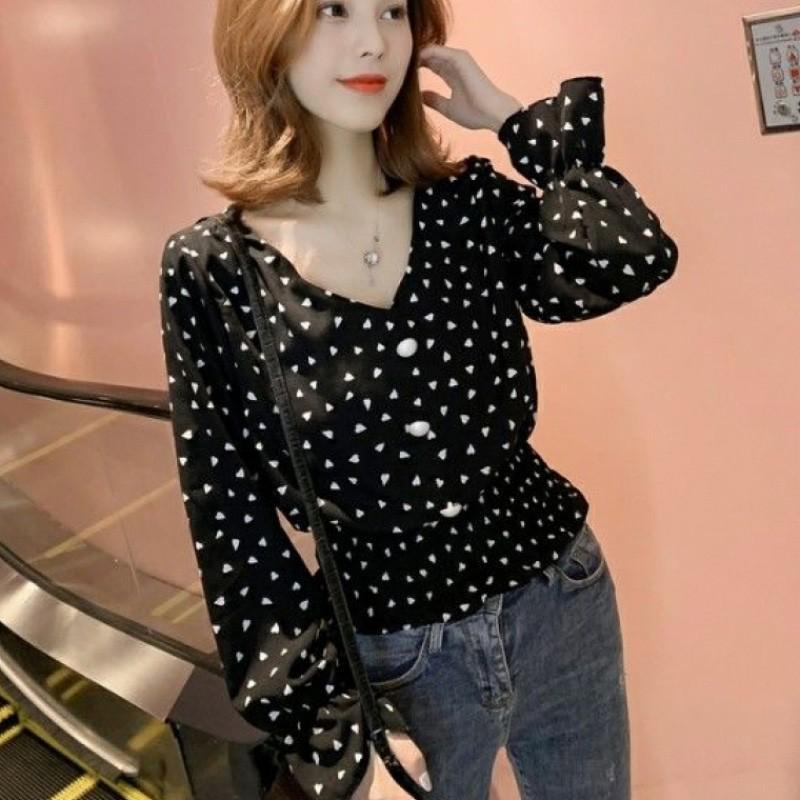 Áo nữ cổ chữ V tay ngắn