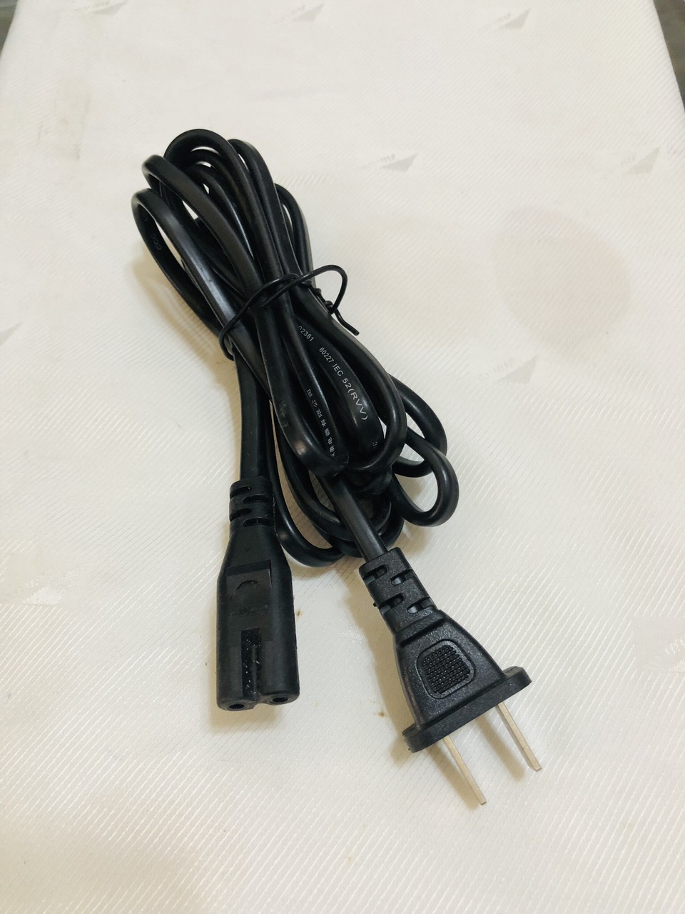Dây nguồn số 8 dài 2,5 mét-sử dụng sạc loa kéo, nguồn tivi
