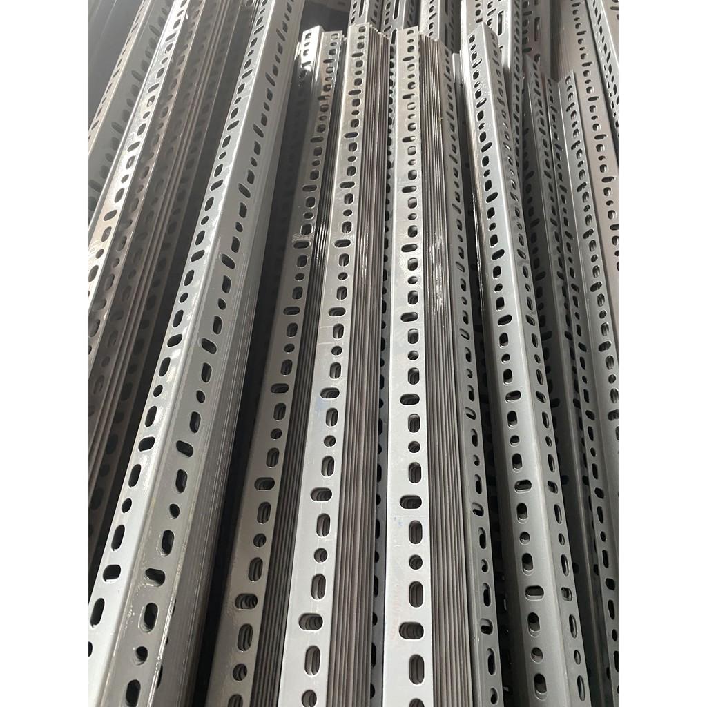 Thanh sắt V Lỗ 30x30mm dày 2 ly - dài 30cm
