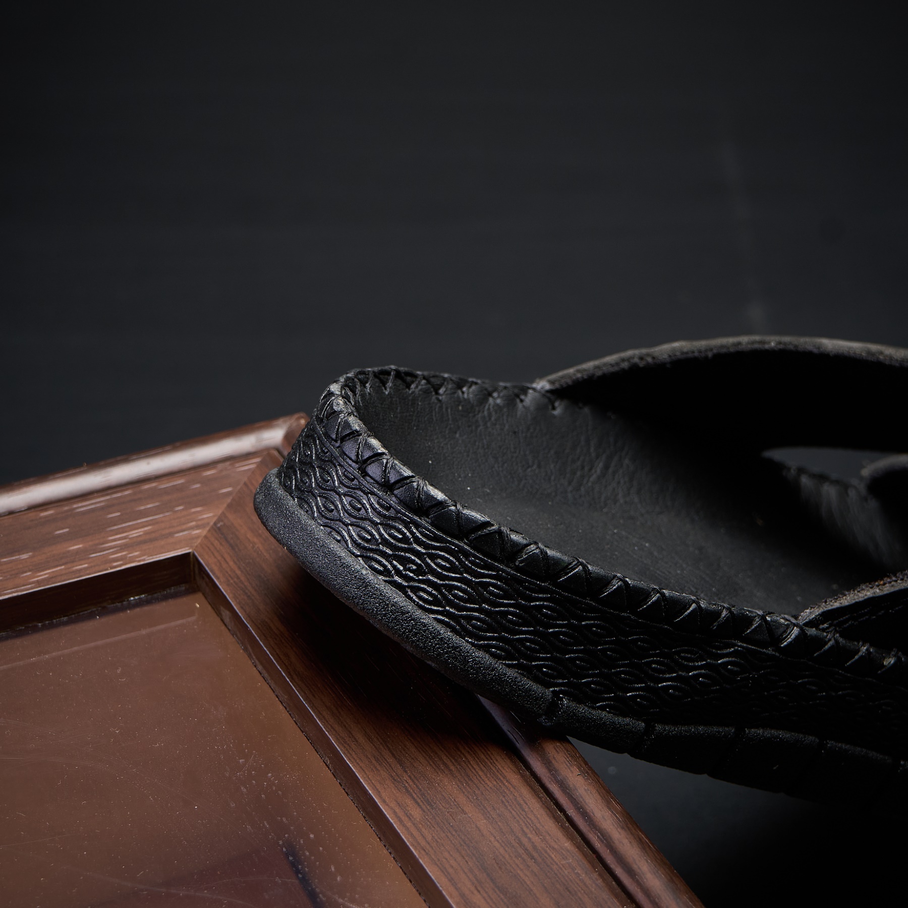 Dép Nam Quai Ngang Da Bò 3 Quai Khóa Đồng Sang Trọng Phong Cách Trẻ Trung Tiện Lợi Êm Chân