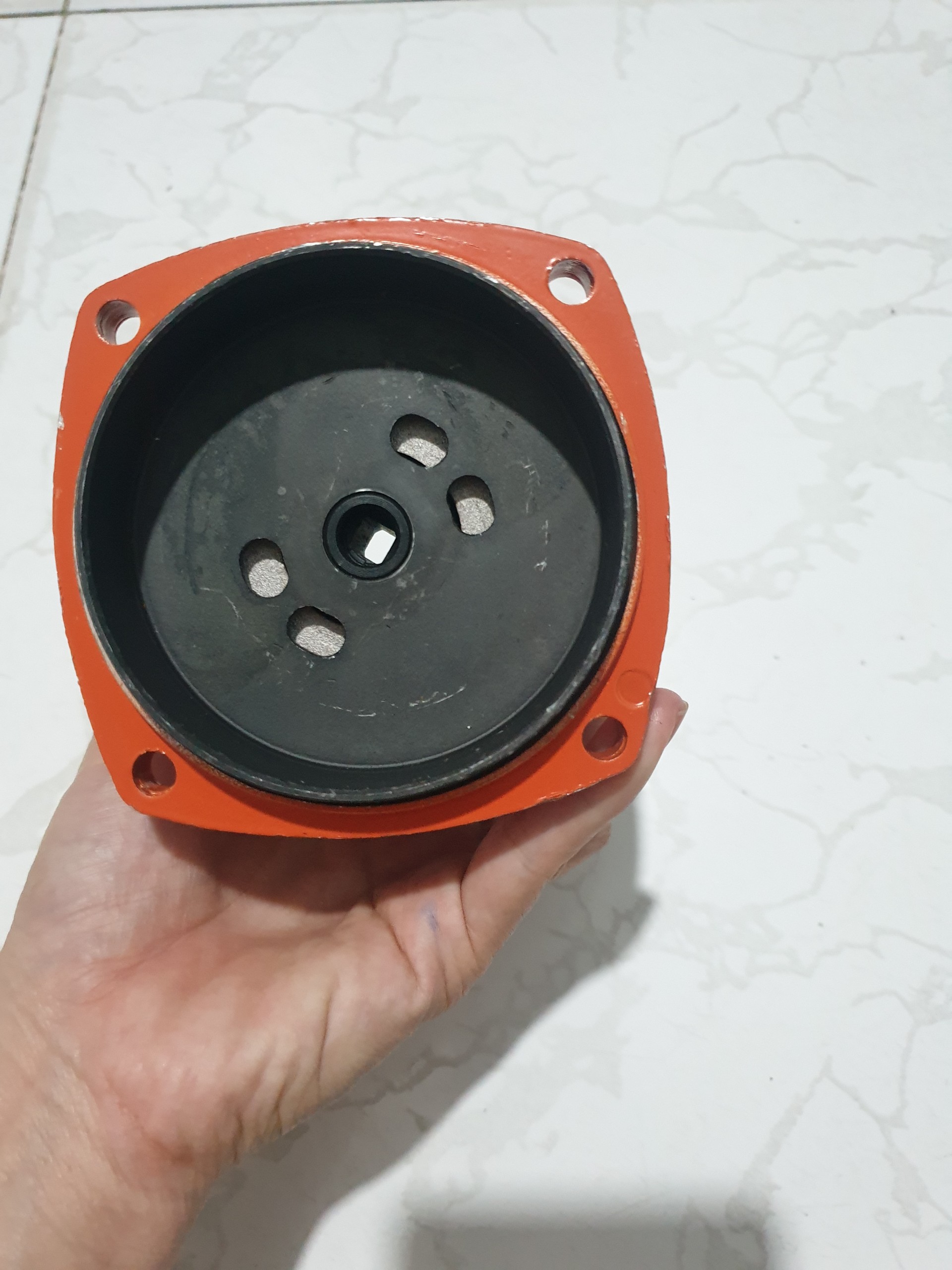BẮP CHUỐI MÁY CẮT CỎ HUQ 143/541. 28MM - VUÔNG
