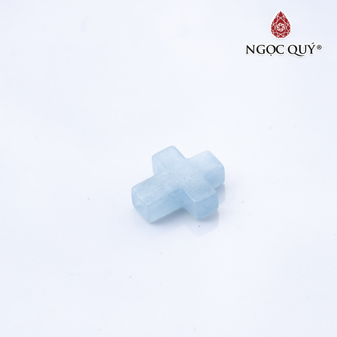Mặt dây chuyền thánh giá xỏ ngang đá Aquamarine 2x1.7x0.7cm mệnh thủy, mộc - Ngọc Quý Gemstones