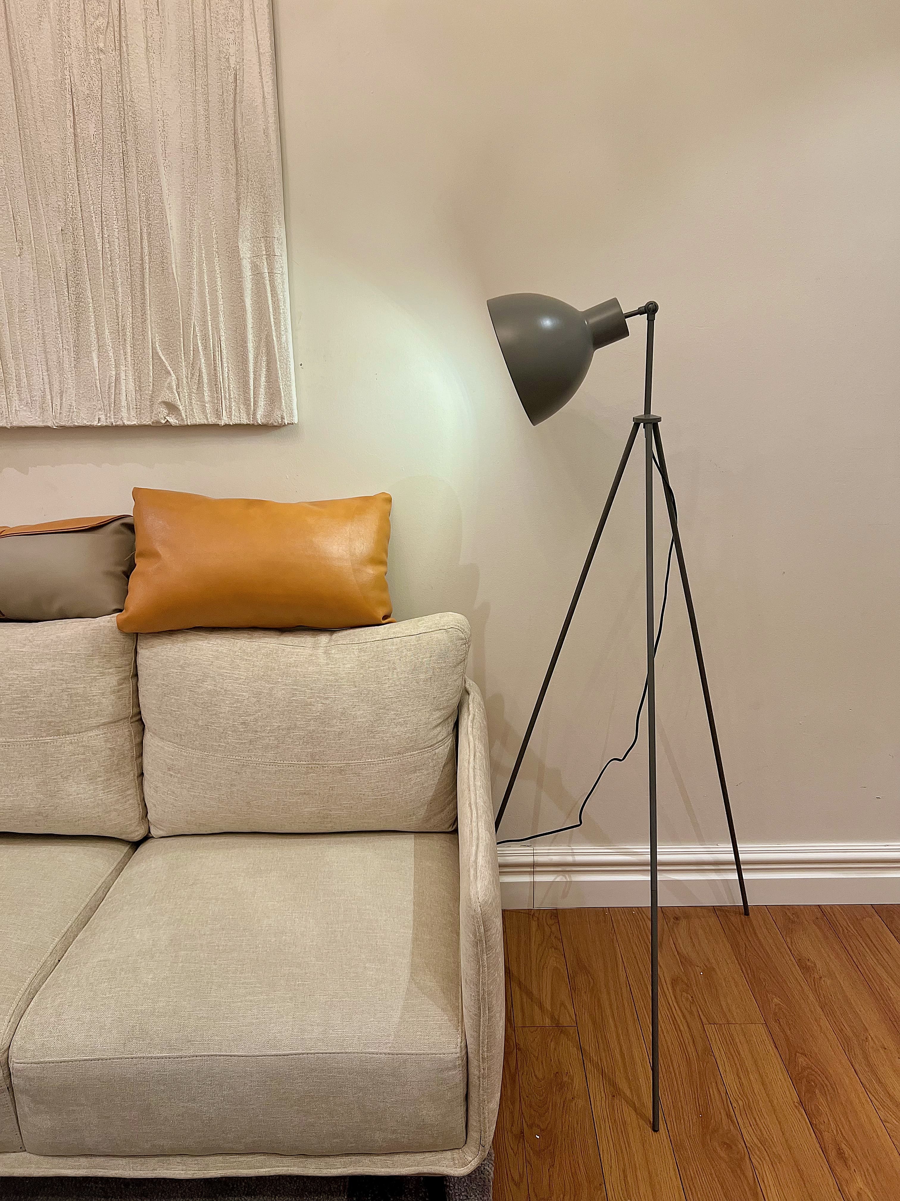 Đèn cây đứng chân máy màu xanh hiện đại, kiến trúc công nghiệp, minimalism DCLA011