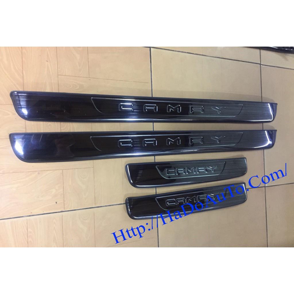 Ốp bậc cửa , nẹp bước chân Toyota Camry 2019-2022 cao cấp -mẫu Titan 8 chi tiết