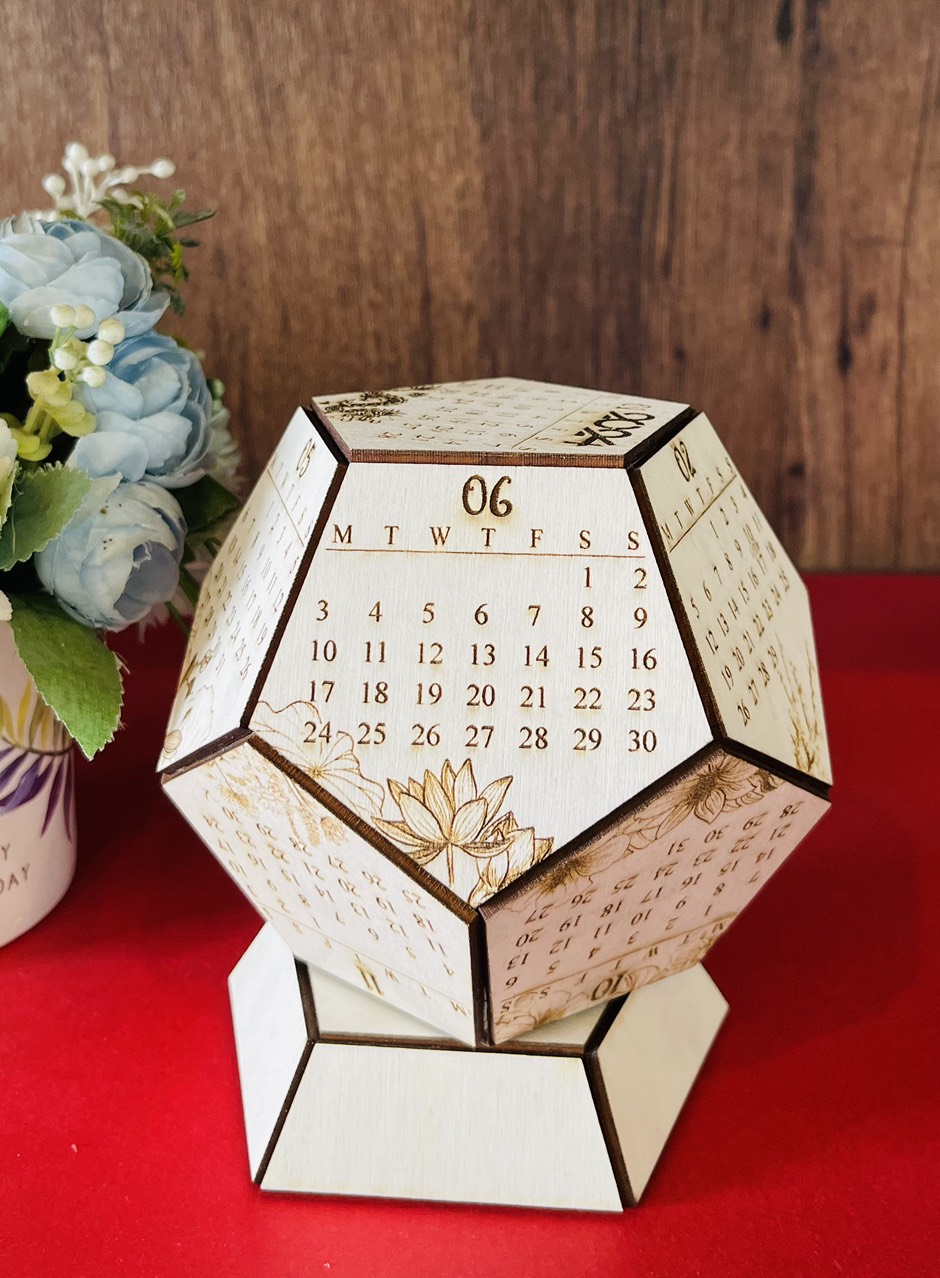 LỊCH CẦU GỖ 12 CẠNH NĂM 2024