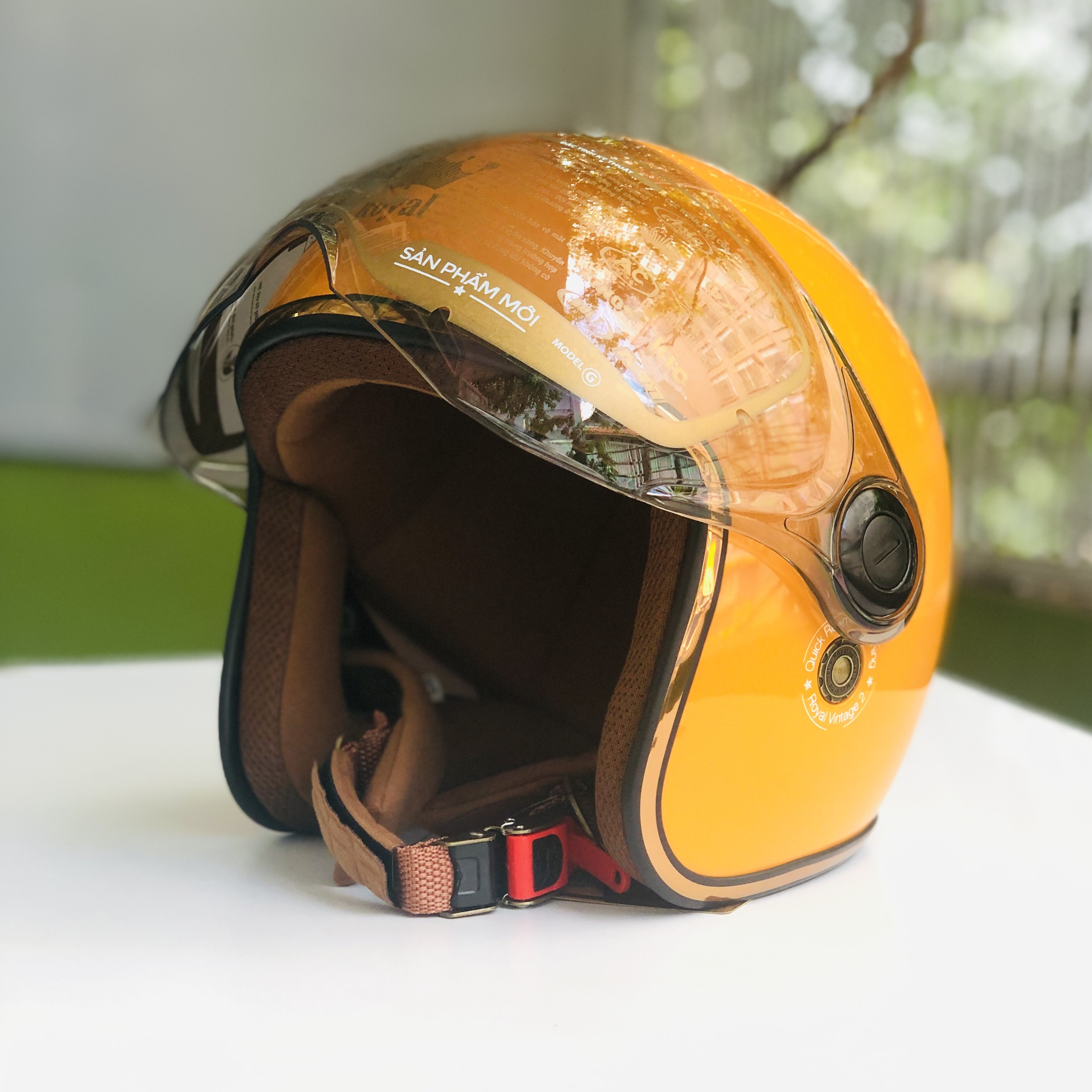 Hình ảnh Mũ bảo hiểm xe máy 3/4 Royal M20K có kính màu trà hạn chế chói nắng dành cho cả nam và nữ