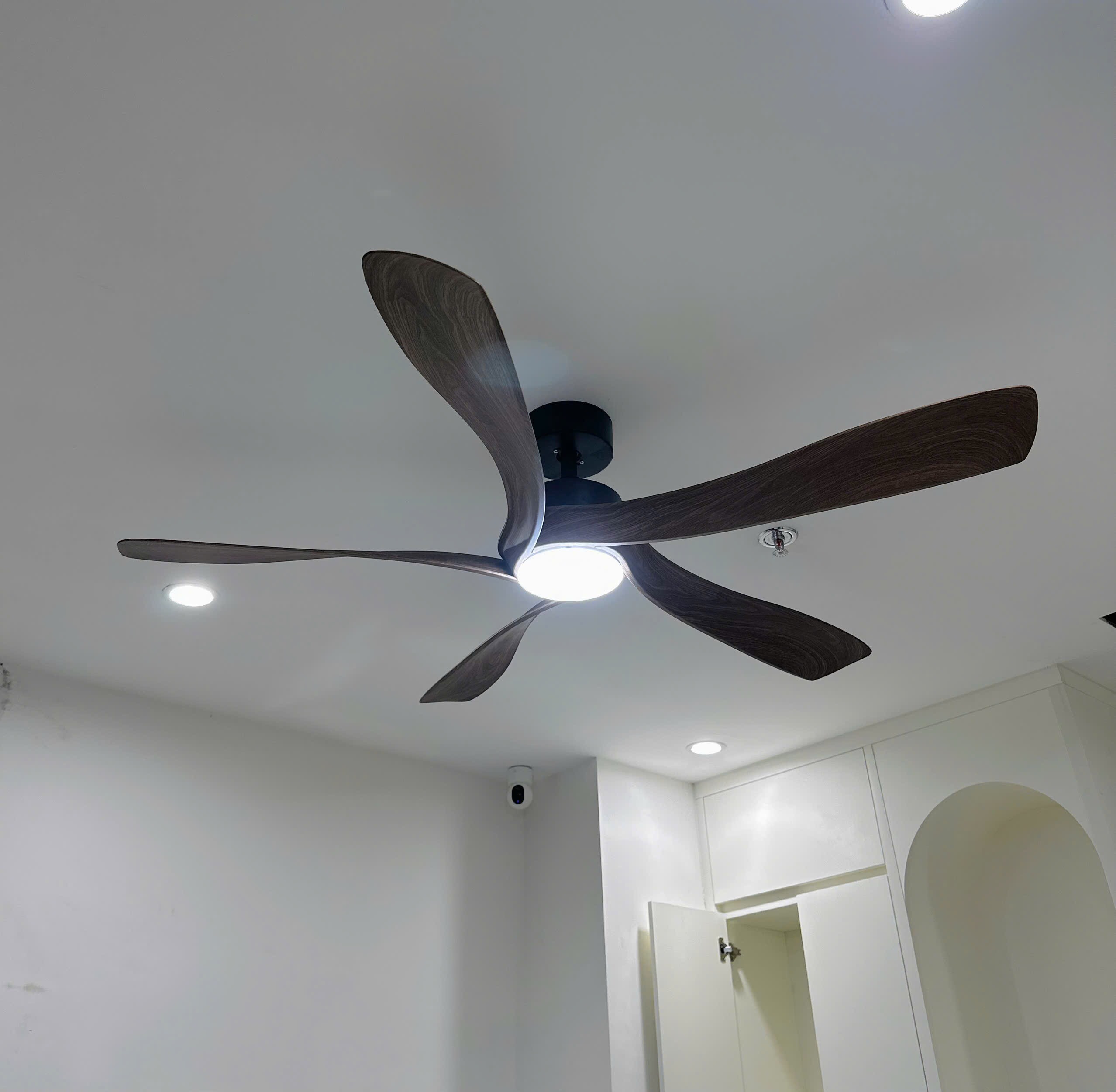 Quạt Trần Đèn 5 Cánh Gỗ Trang Trí 355 Decor QT63 - Hàng nhập khẩu