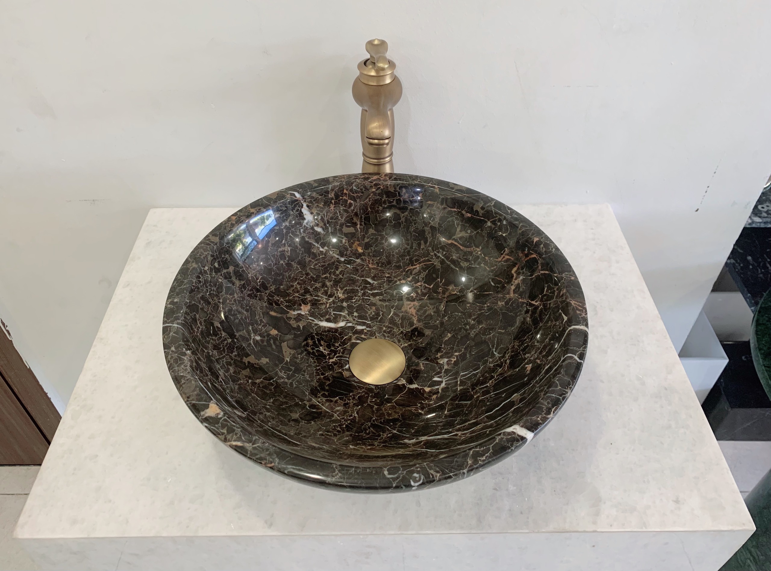 CHẬU LAVABO ĐÁ TỰ NHIÊN - TRÒN MỎNG MÀU NÂU Ý BST27