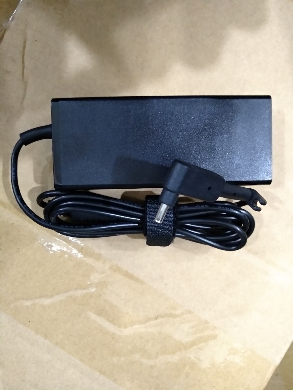Sạc dành cho Laptop Asus 19V-2.37A - chân nhỏ 4.0mm*1.35mm
