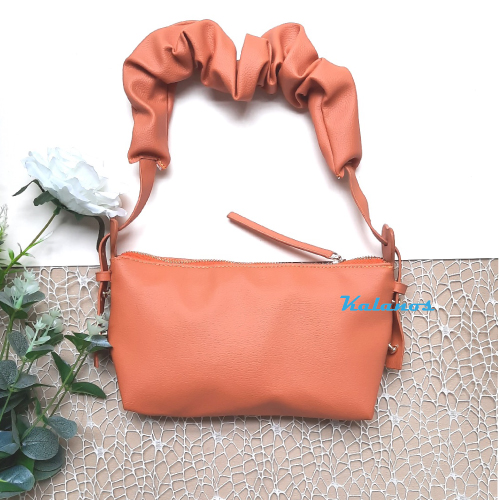 Túi xách nữ kẹp nách đẹp màu cam Kalanos KTNU2140-Cam, Túi xách nữ 24cm đeo chéo bèo nhún tiểu thư giá rẻ màu cam