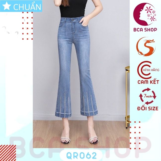 Quần jean nữ ống loe QRO62 ROSATA tại BCASHOP dáng lửng trên mắt cá, thêu dọc cách điệu ở lai, lưng cao 1 nút, phom chuẩn, chất liệu jean cao cấp - màu xanh