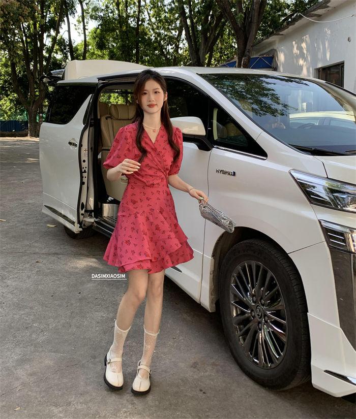 TOBE1SHOP v cổ mảnh hoa đầm cho phụ nữ nhỏ 2023 mùa hè Pháp trà nghỉ khí chất thắt lưng hiển thị gầy một chữ a váy
