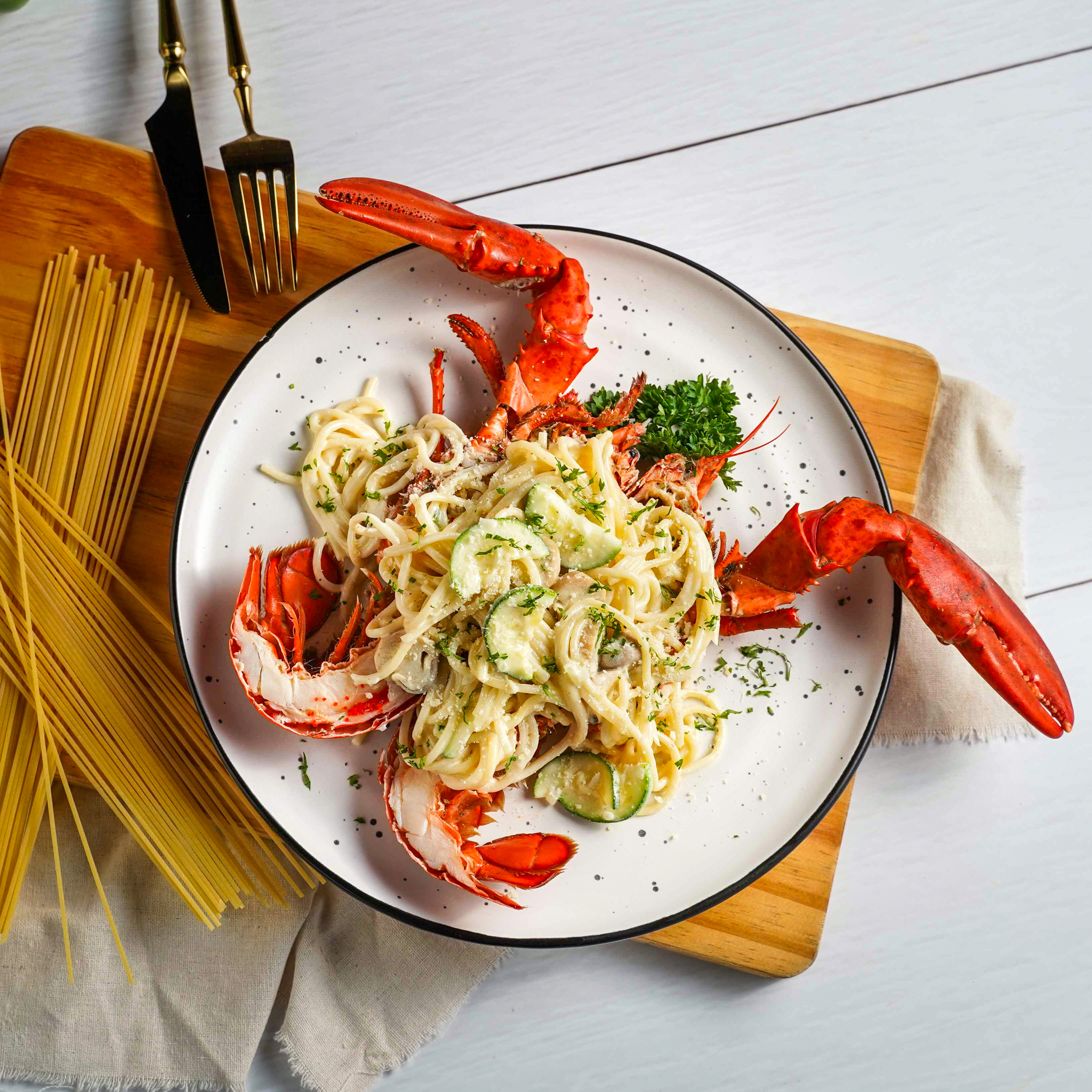 Lobster Bay - Voucher 1 Con Tôm Hùm Alaska Sống 500g Chế Biến 1 Trong 20 Món Tuỳ Chọn