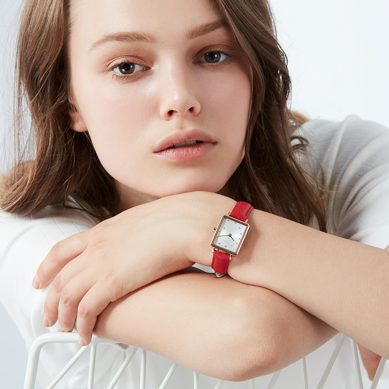 Đồng hồ đeo tay Nữ hiệu JONAS &amp; VERUS X02060-Q3.PPWLR, Máy Pin (Quartz), Kính sapphire chống trầy xước, Dây Da Italy